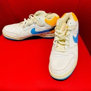 Size 10 Mens Nike athletic shoe